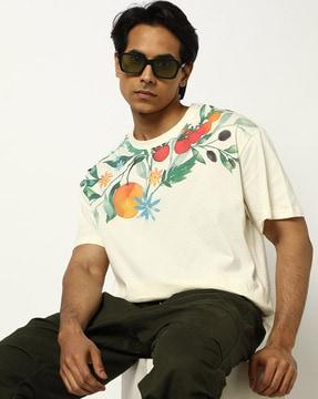 men-graphic-print-relaxed-fit-crew-neck-t-shirt
