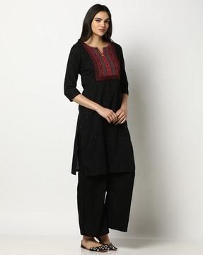 women-embroidered-straight-kurta