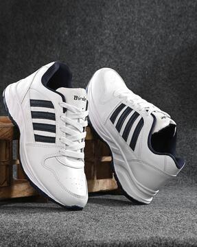 Men Mid-Top Sports Shoes with Lace Fastening