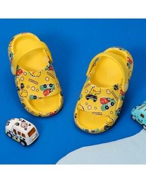 Graphic Pattern Slip-On Clogs with Round Toes