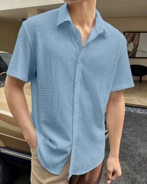 men-loose-fit-shirt-with-spread-collar