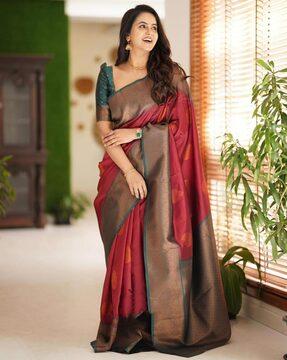 Women Floral Pattern Saree with Contrast Border
