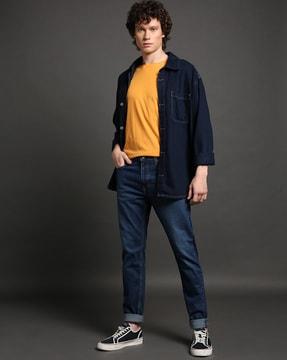men-lightly-washed-slim-tapered-fit-jeans