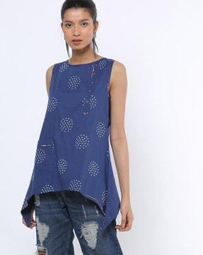 Geometric Pattern Top with Dipped Hems