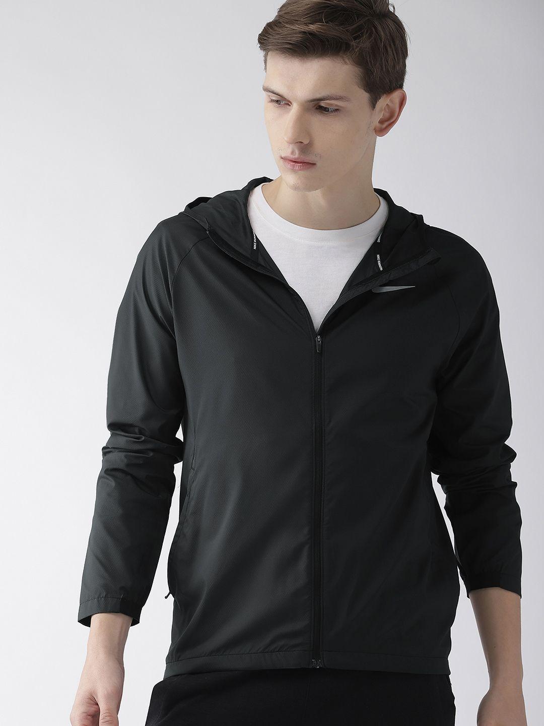 nike-men-black-solid-as-ts-essntl-sporty-hooded-running-jacket