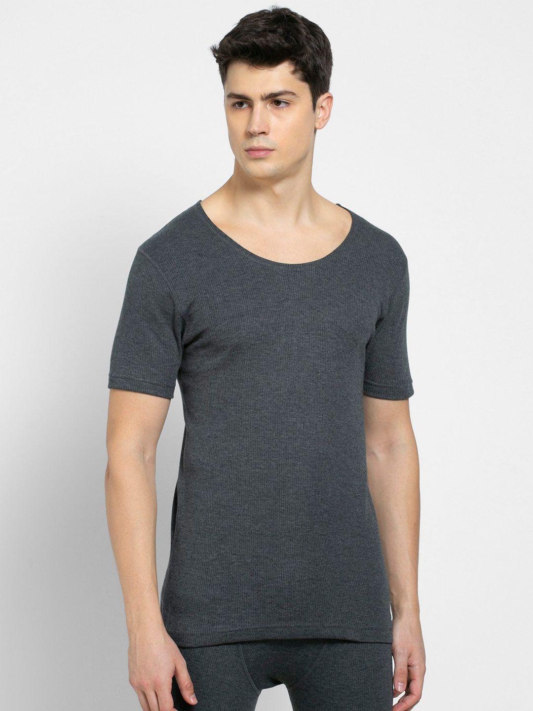 jockey-men-solid-round-neck-short-sleeeves-thermal-t-shirt-2400