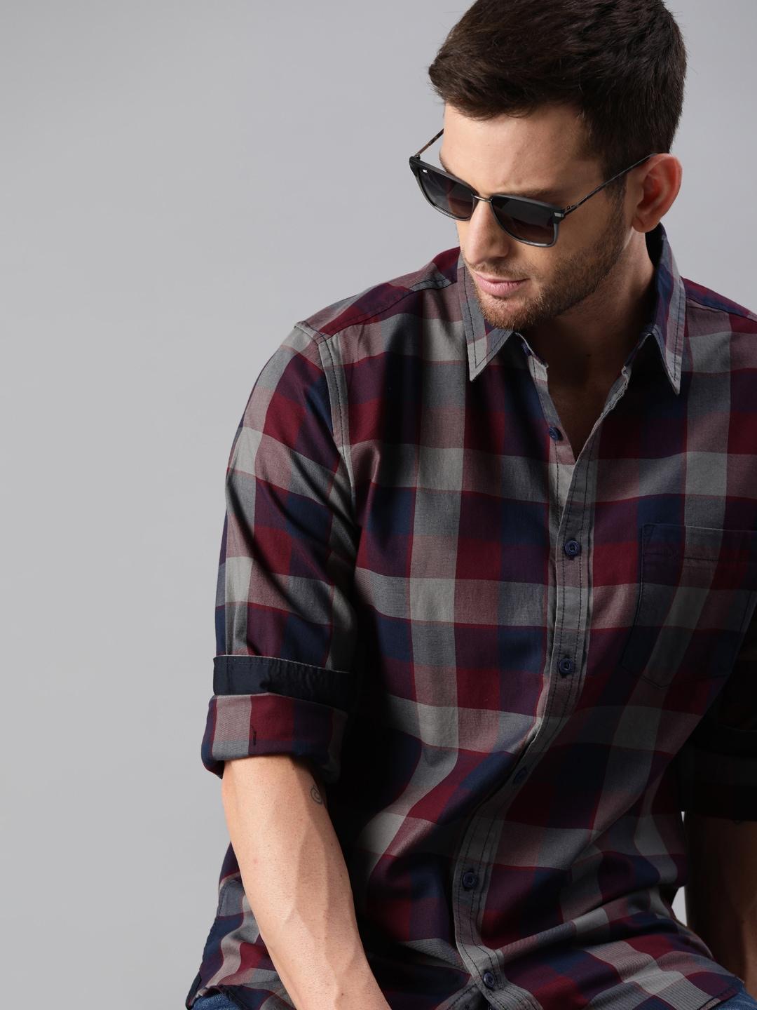 roadster-men-maroon-&-navy-blue-regular-fit-checked-sustainable-casual-shirt