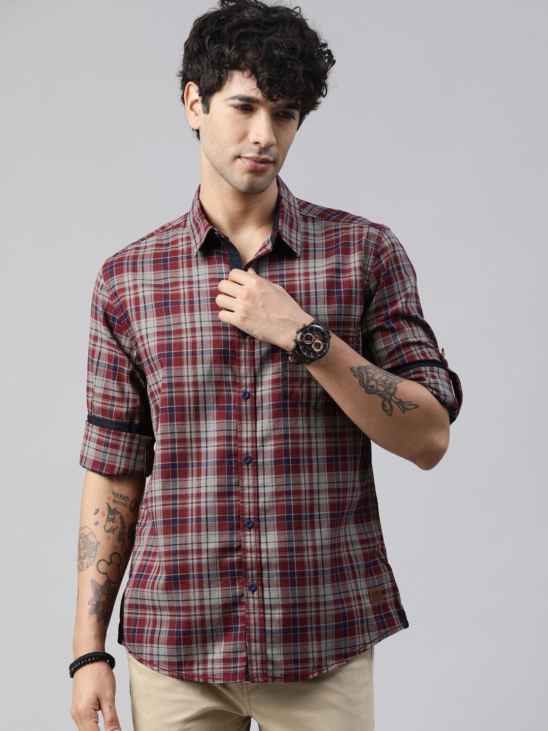roadster-men-red-&-navy-blue-regular-fit-checked-sustainable-casual-shirt