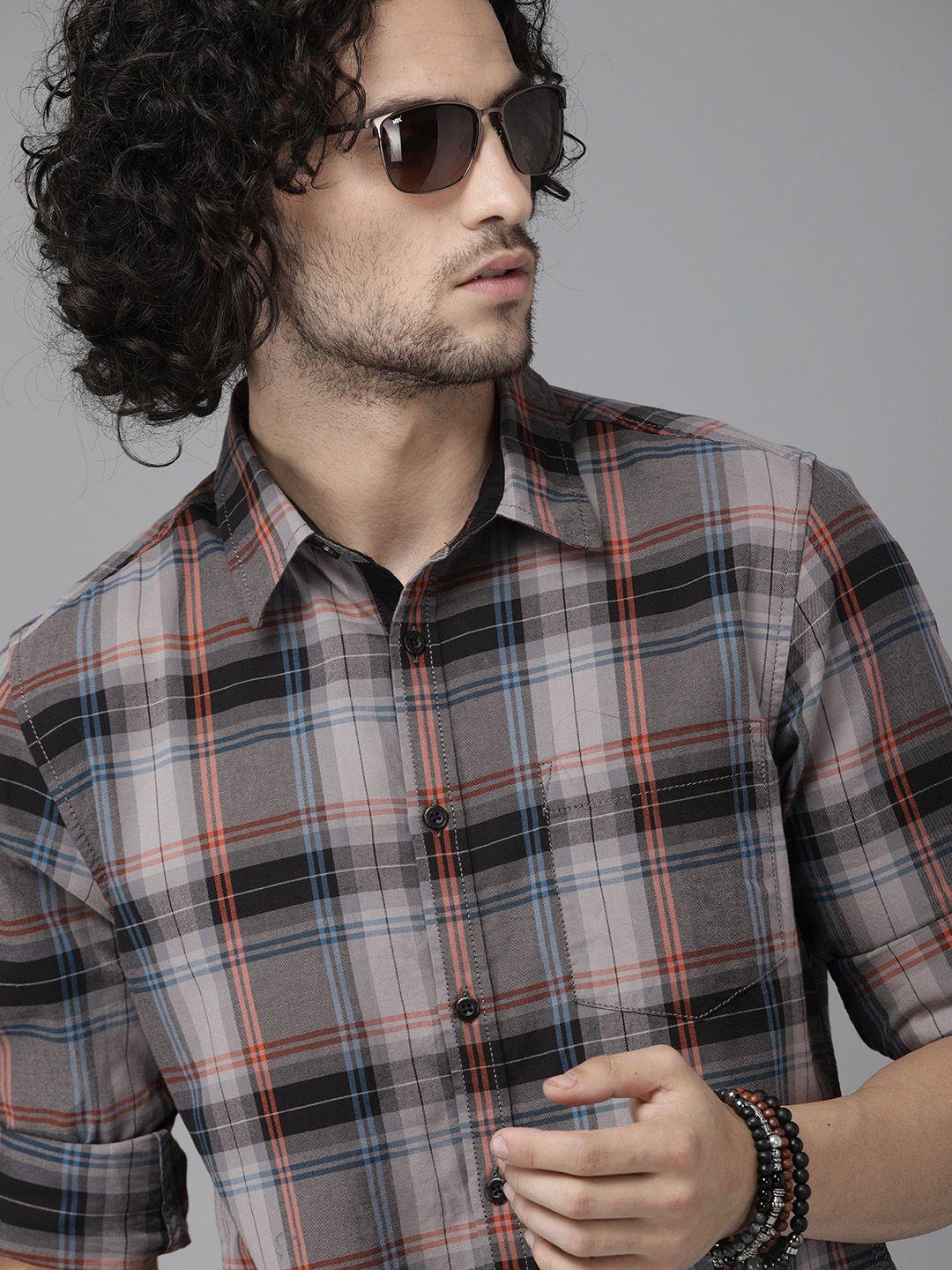 Roadster Men Grey & Red Slim Fit Checked Sustainable Casual Shirt