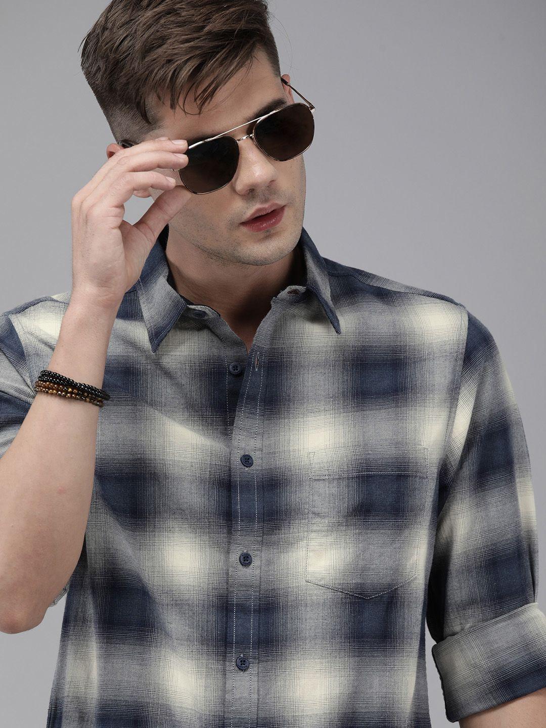 roadster-men-grey-&-off-white-checked-sustainable-casual-shirt