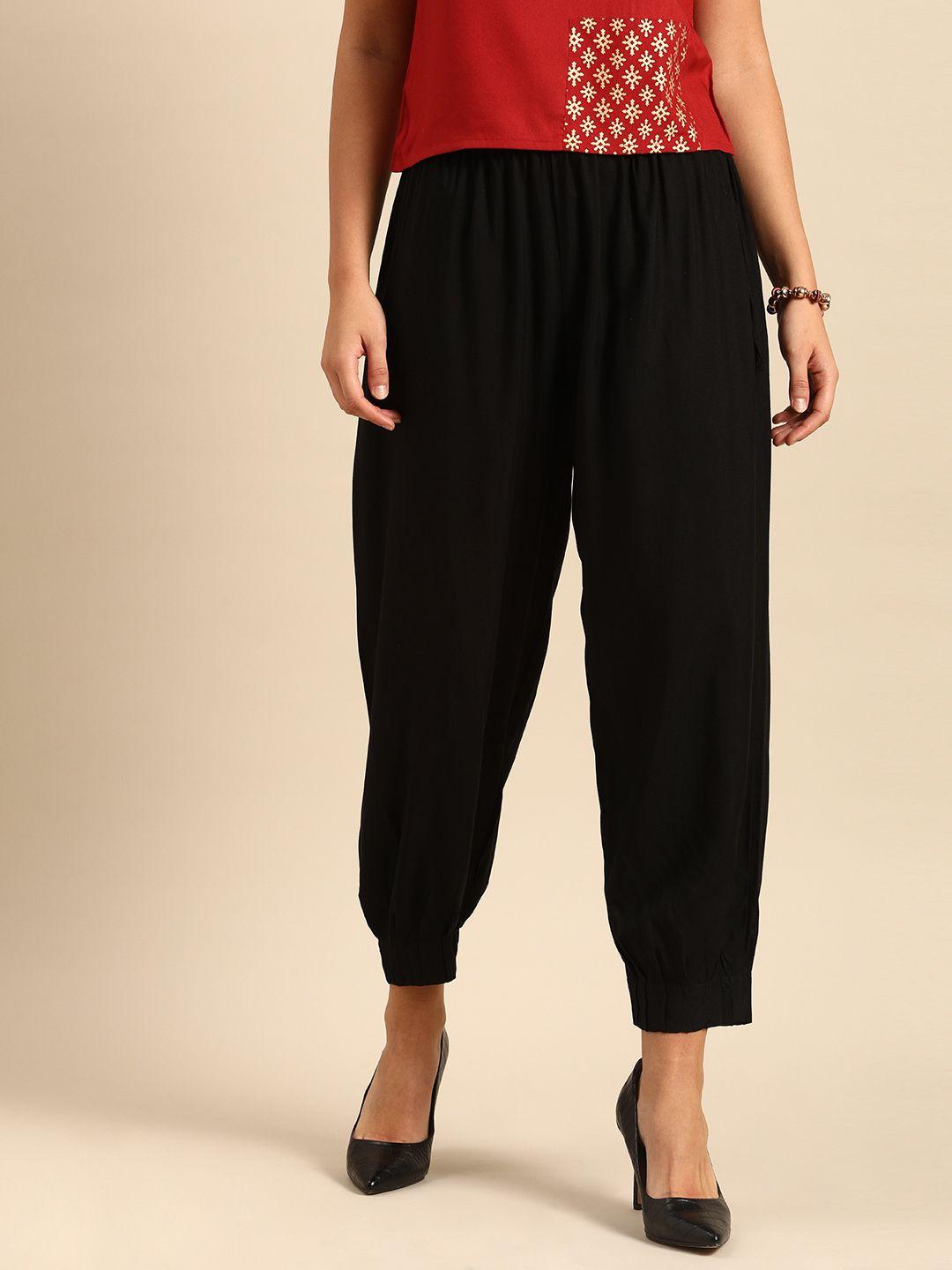 varanga-women-black-loose-solid-anti-fit-cropped-trousers