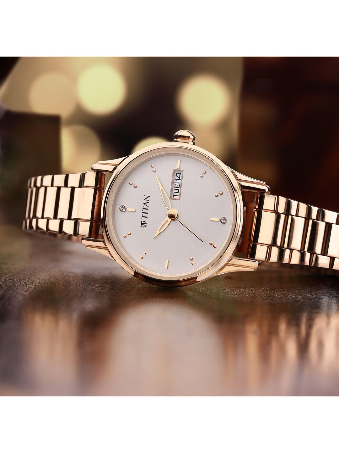 titan-women-white-brass-dial-&-rose-gold-toned-straps-analogue-watch-2656wm01