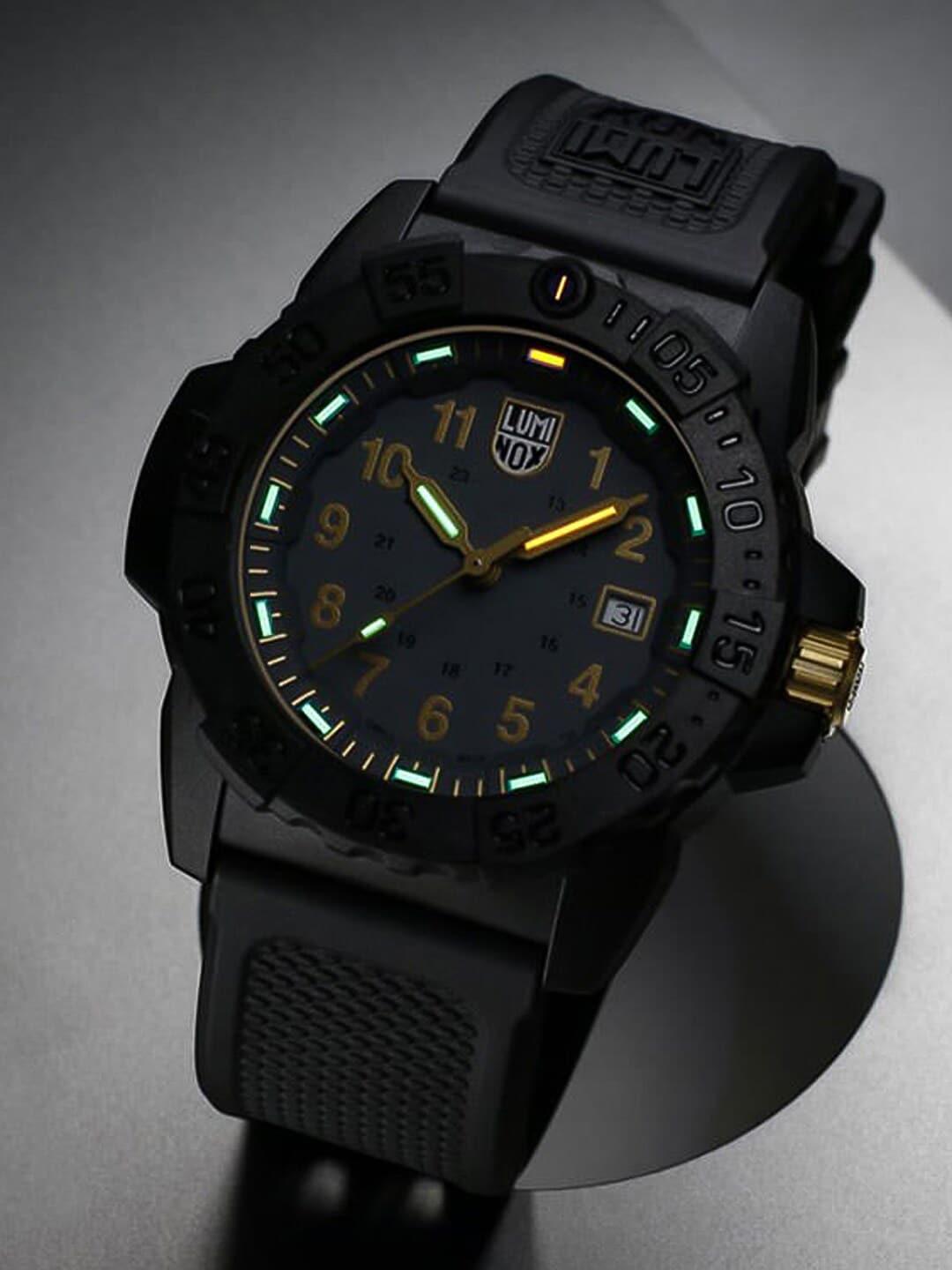 luminox-men-grey-dial-&-black-straps-analogue-watch---xs.3508.gold