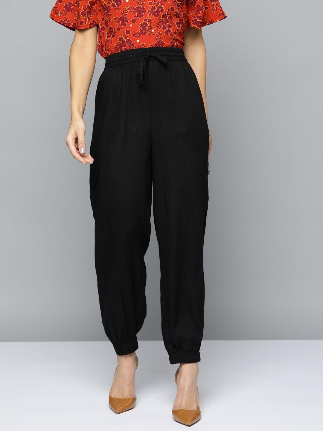 Chemistry Women Black Solid Joggers