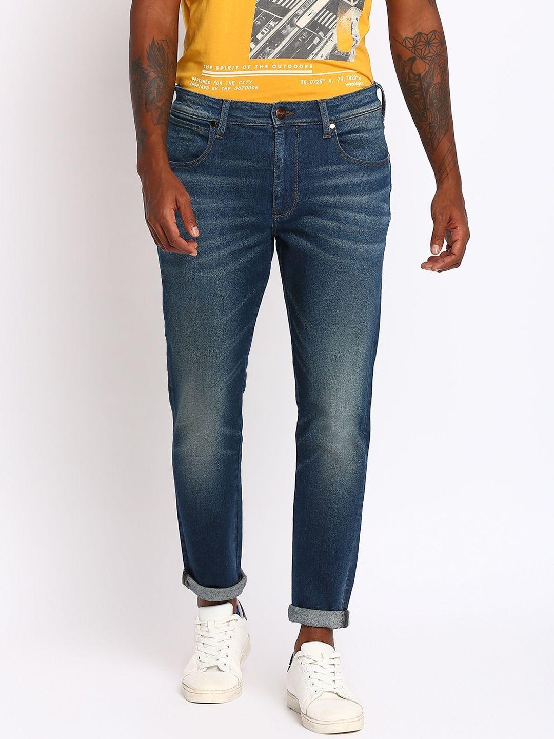 wrangler-men-blue-slim-fit-low-rise-heavy-fade-stretchable-jeans