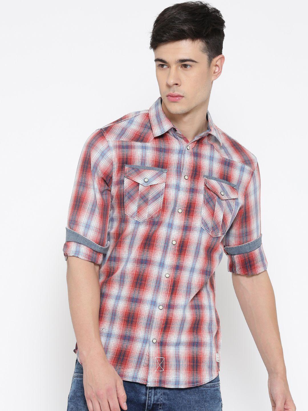 BLEND Men Red & Off-White Checked Slim Casual Shirt