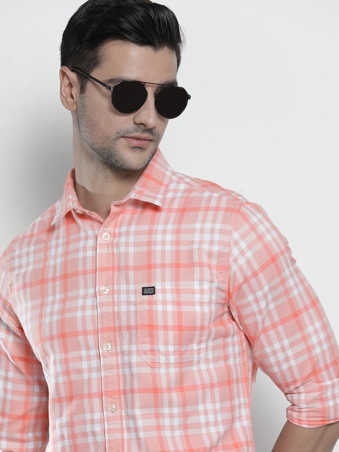 the-indian-garage-co-men-peach-coloured-&-white-comfort-fit-checked-casual-shirt