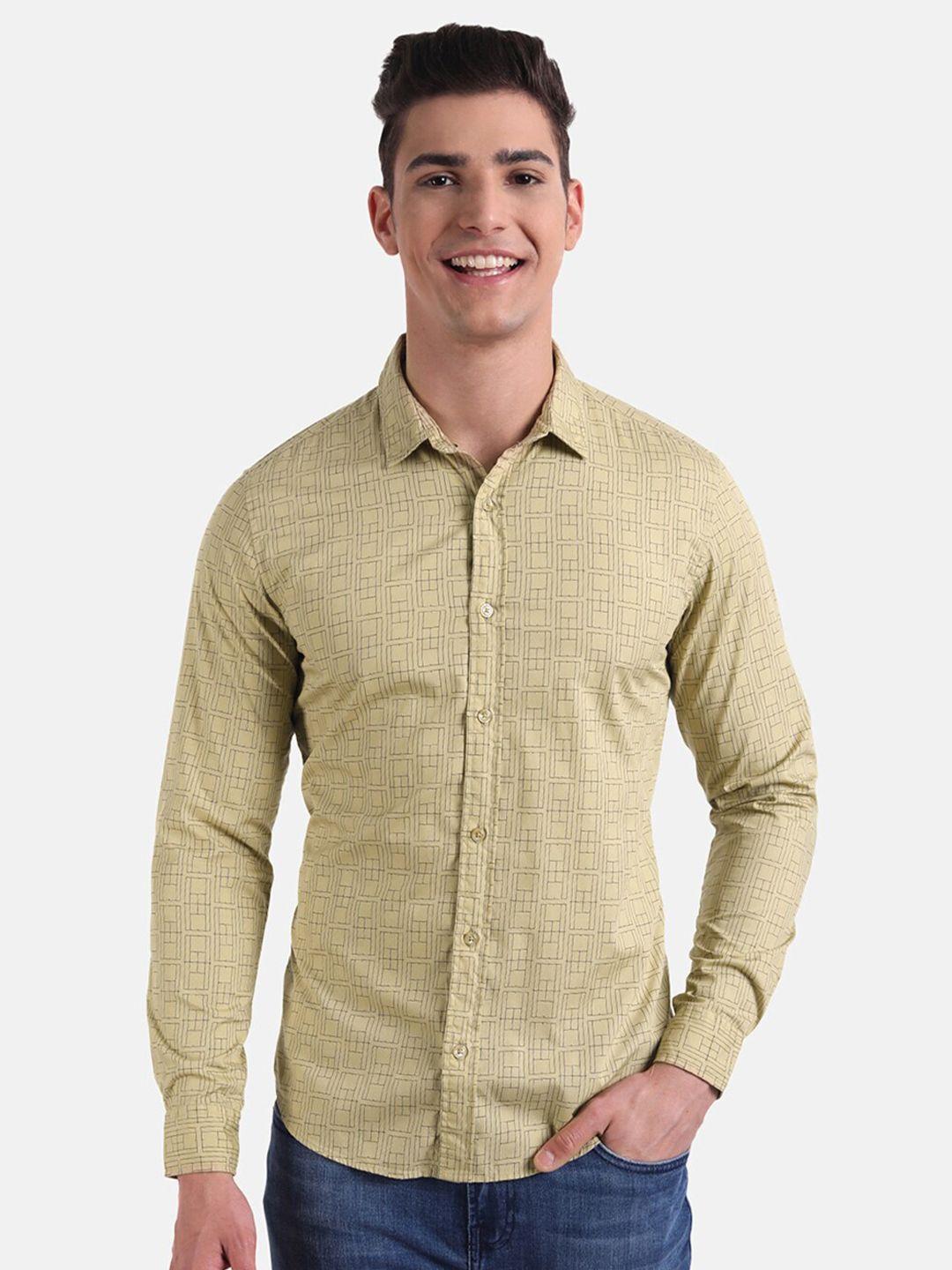 united-colors-of-benetton-men-khaki-slim-fit-printed-casual-shirt