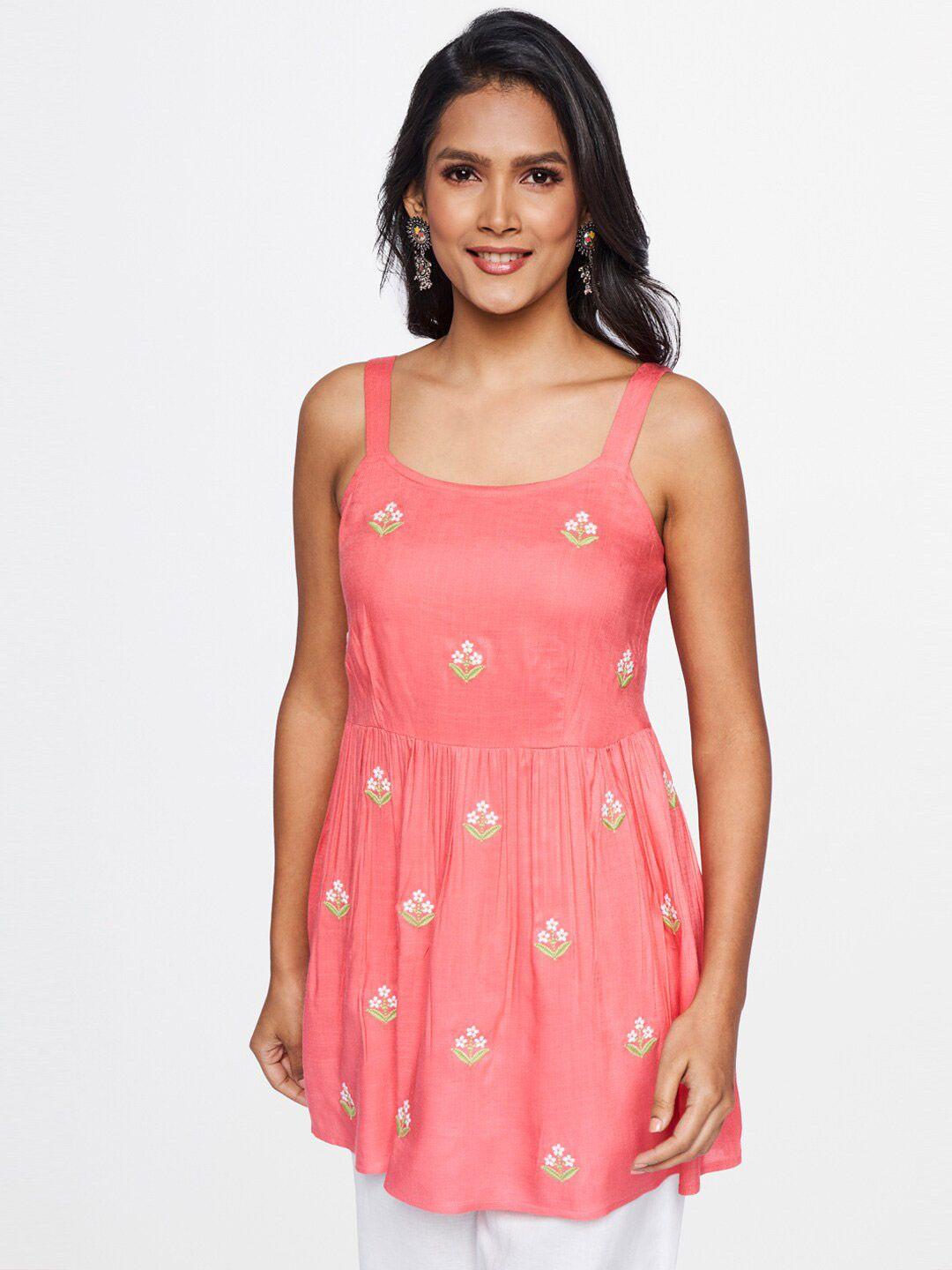 itse-coral-&-white-floral-embroidered-longline-top