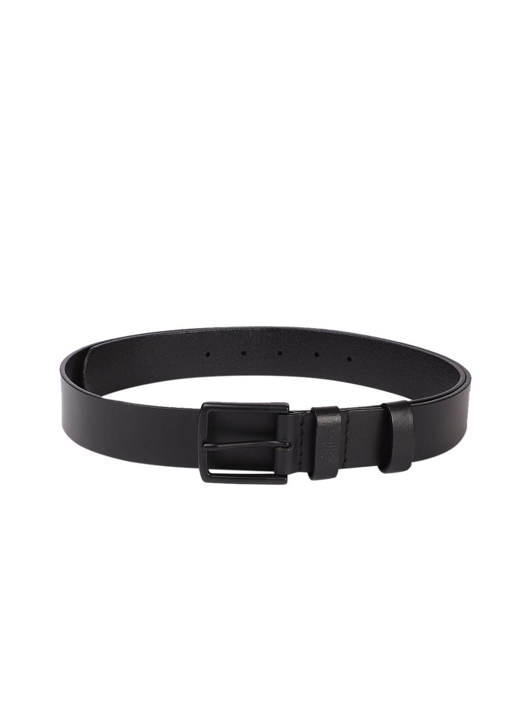 levis-men-black-leather-belt