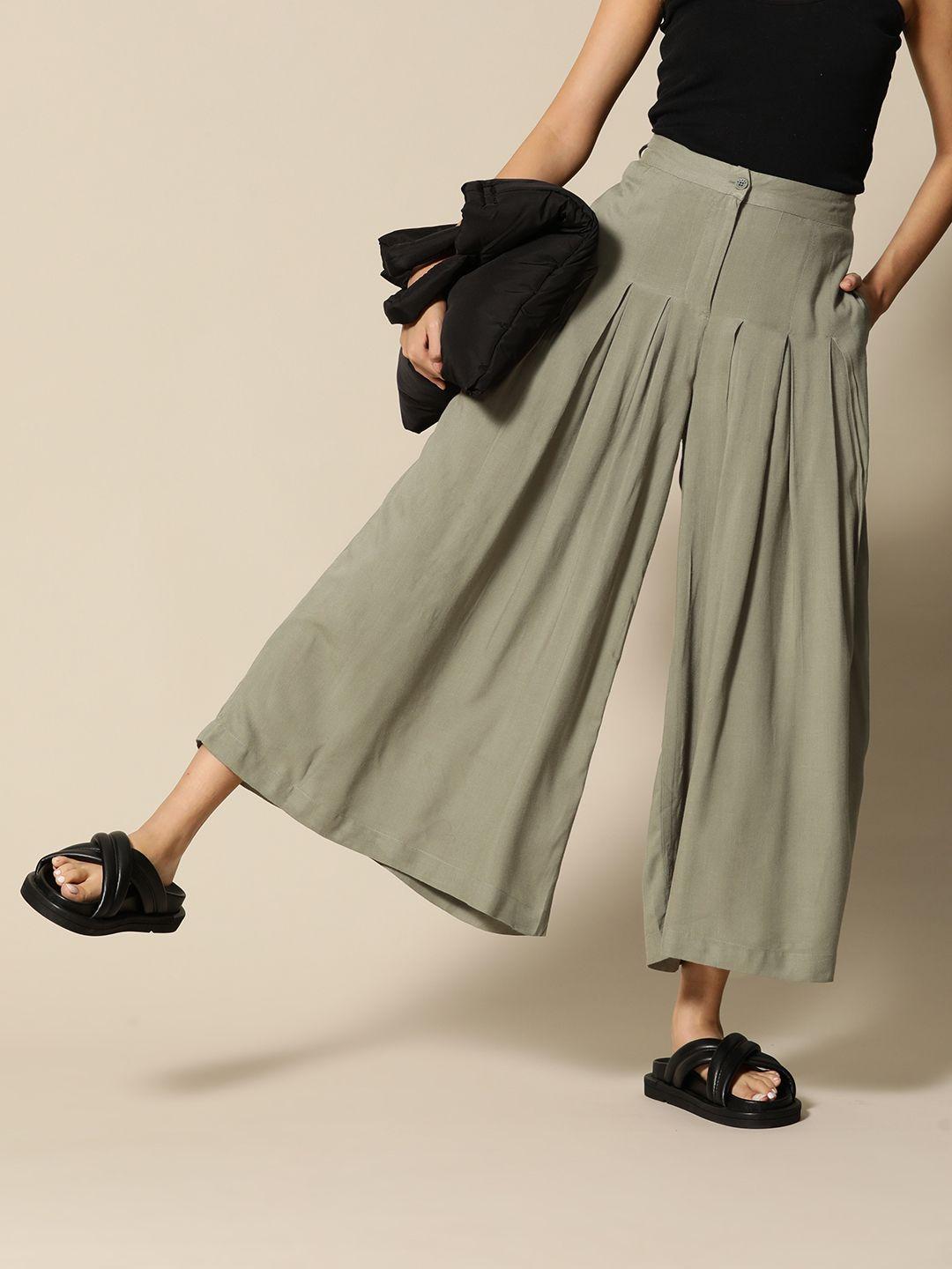 BOWER Women Olive Green Solid Mid-Rise Pleated Flared Trousers with Pockets