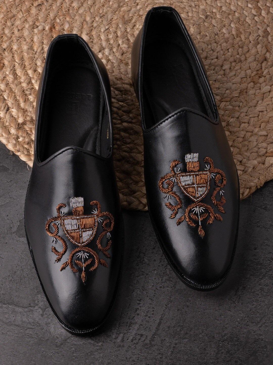 LA BOTTE Men Black Embellished Leather Formal Loafers