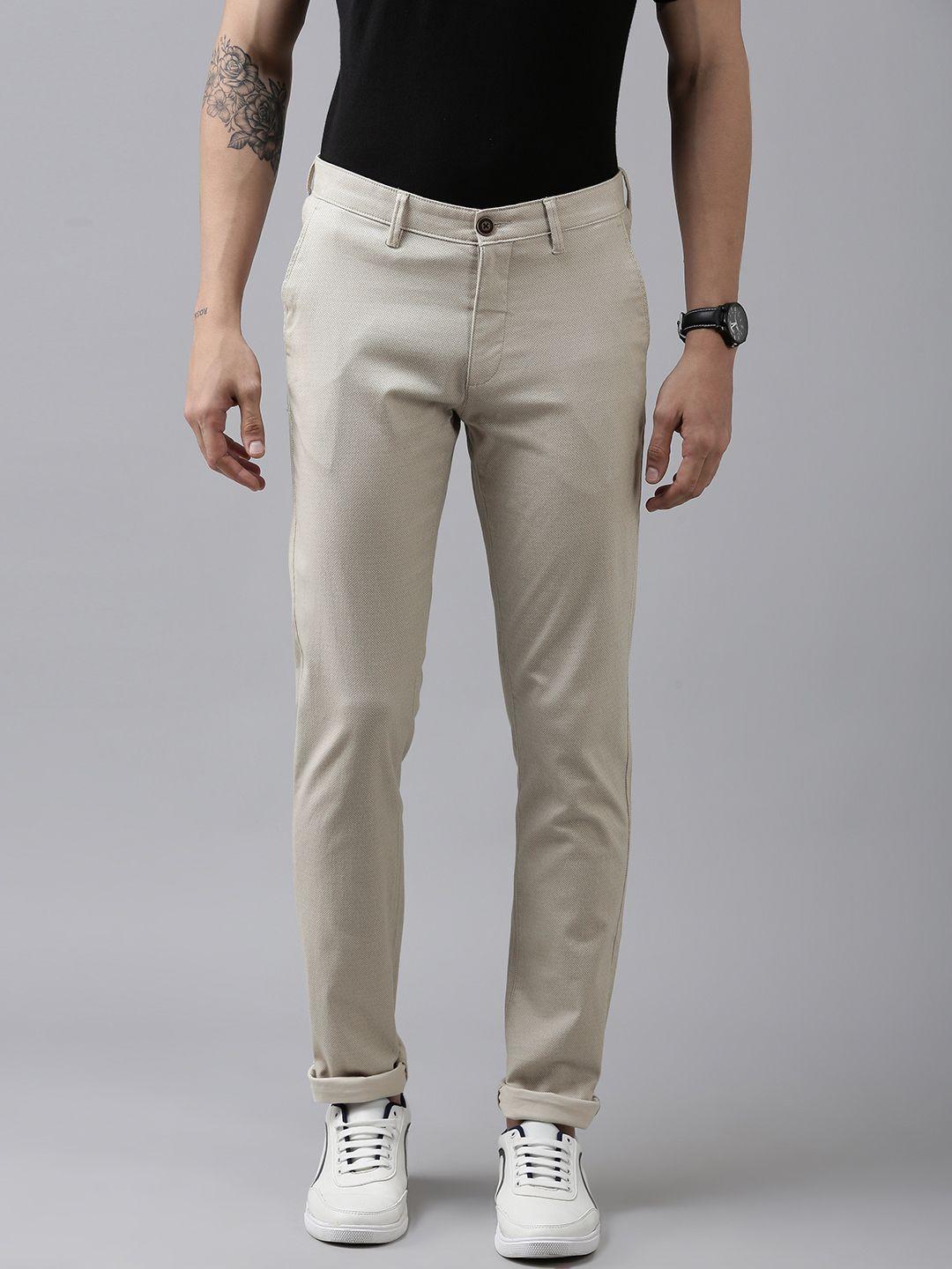 Van Heusen Sport Men Cream-Coloured Geometric Print Tapered Fit Mid-Rise Plain Trousers