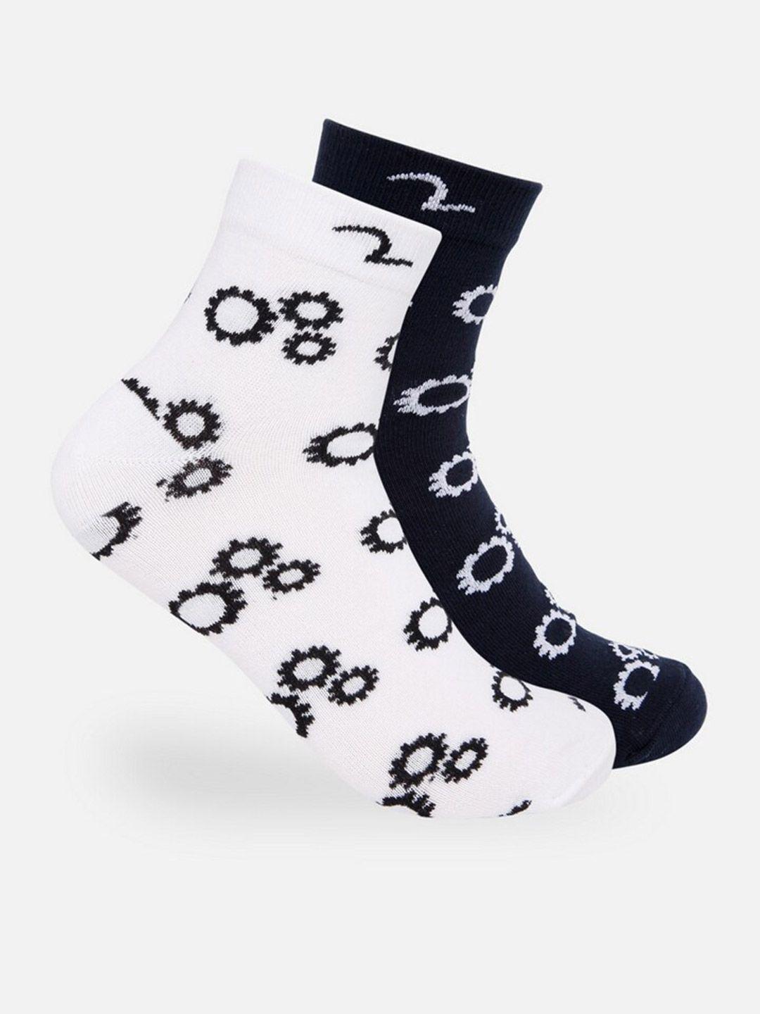 spykar-men-pack-of-2-white-&-black-printed-cotton-ankle-length-socks