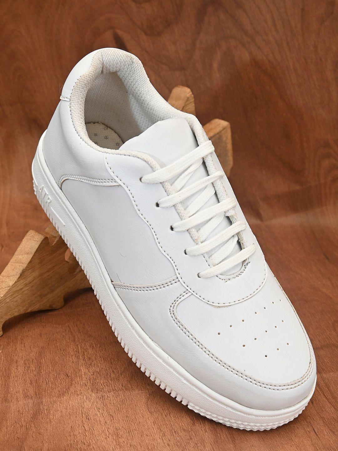 Roadster Women White Solid Casual Sneakers