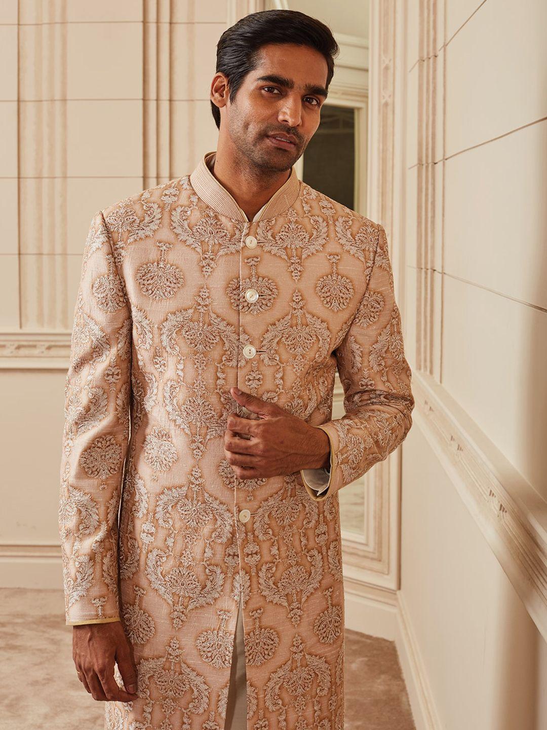 tasva-men-beige-embroidered-sherwani