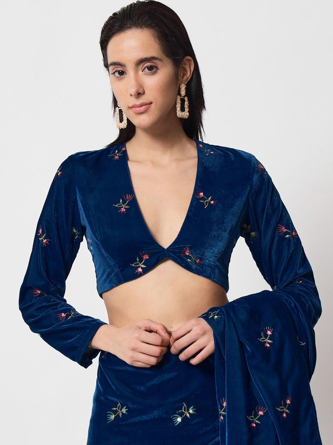 trueBrowns Women Blue Embroidered Velvet Saree Blouse
