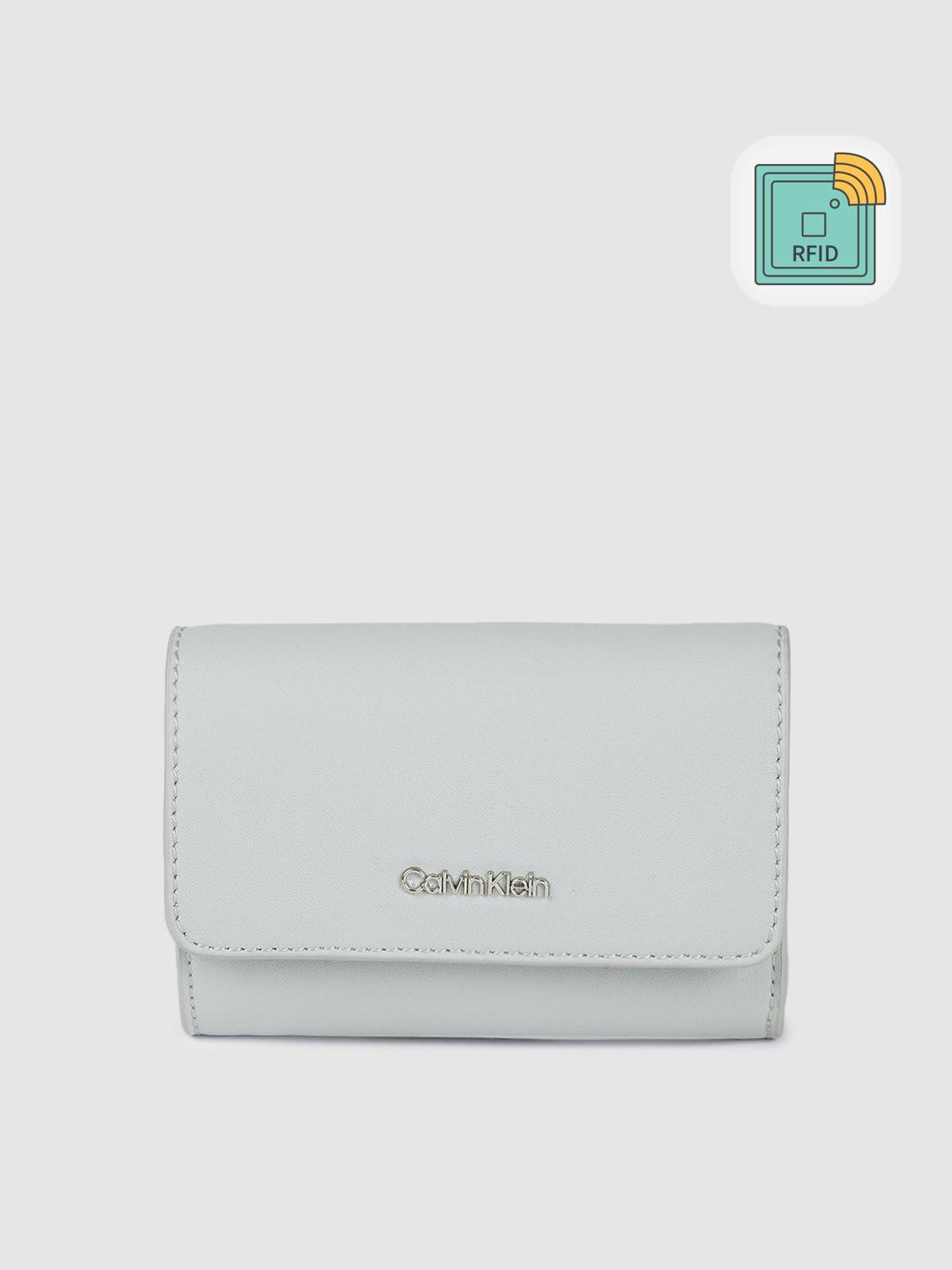 calvin-klein-women-solid-three-fold-wallet