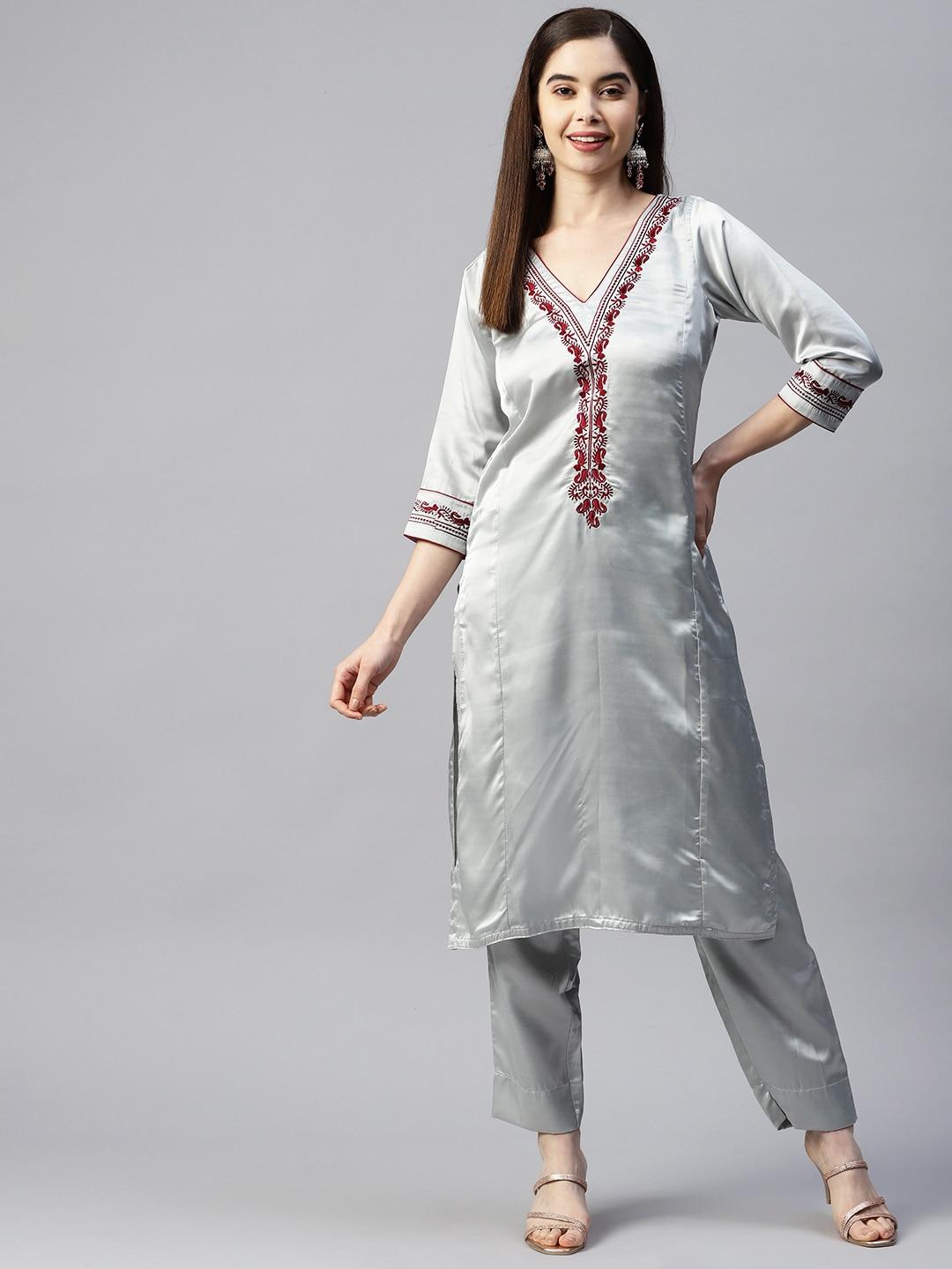 SHADES Women Paisley Embroidered Kurta With Trousers