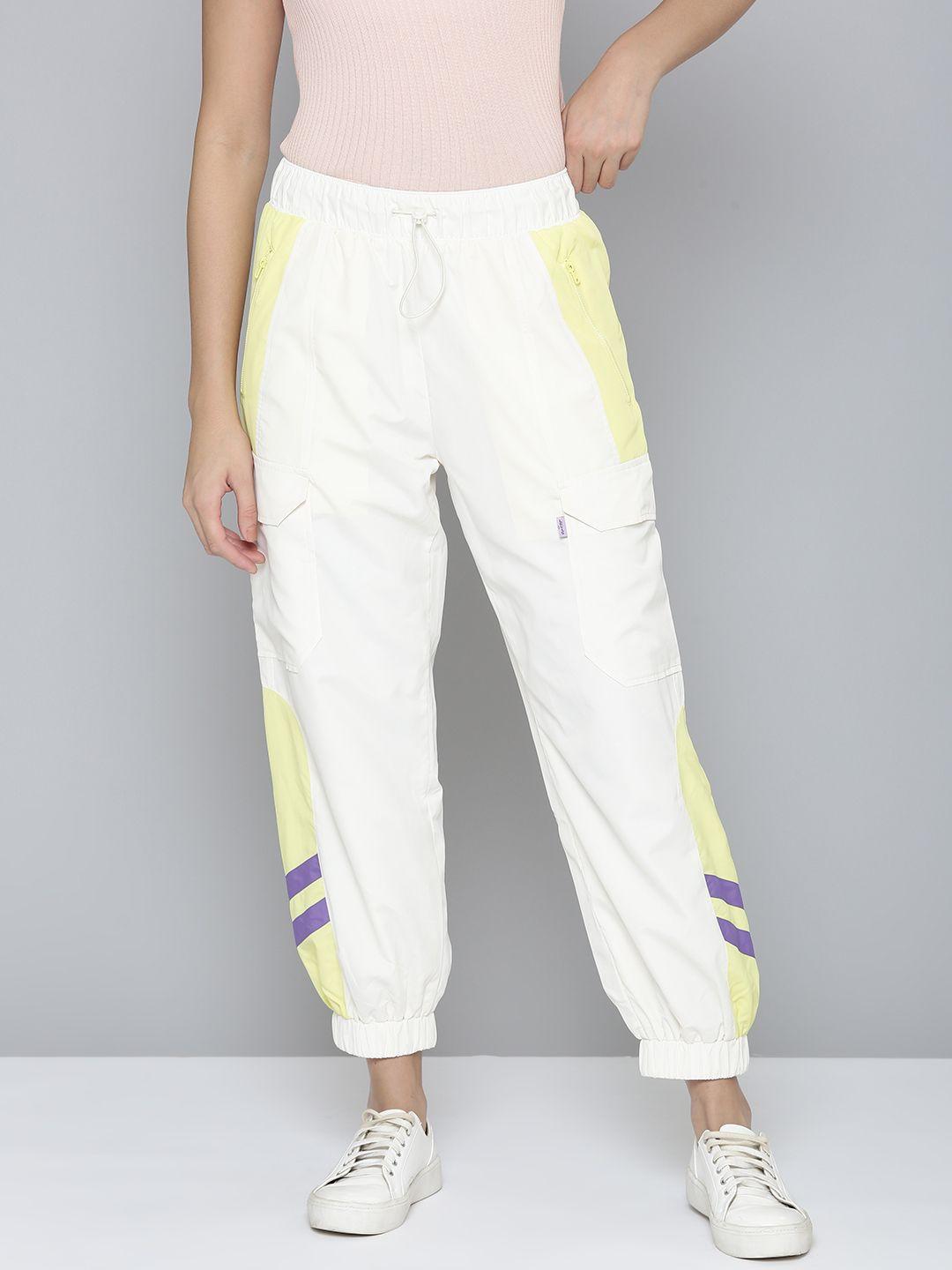 levis-women-colourblocked-mid-rise-relaxed-fit-cargo-joggers