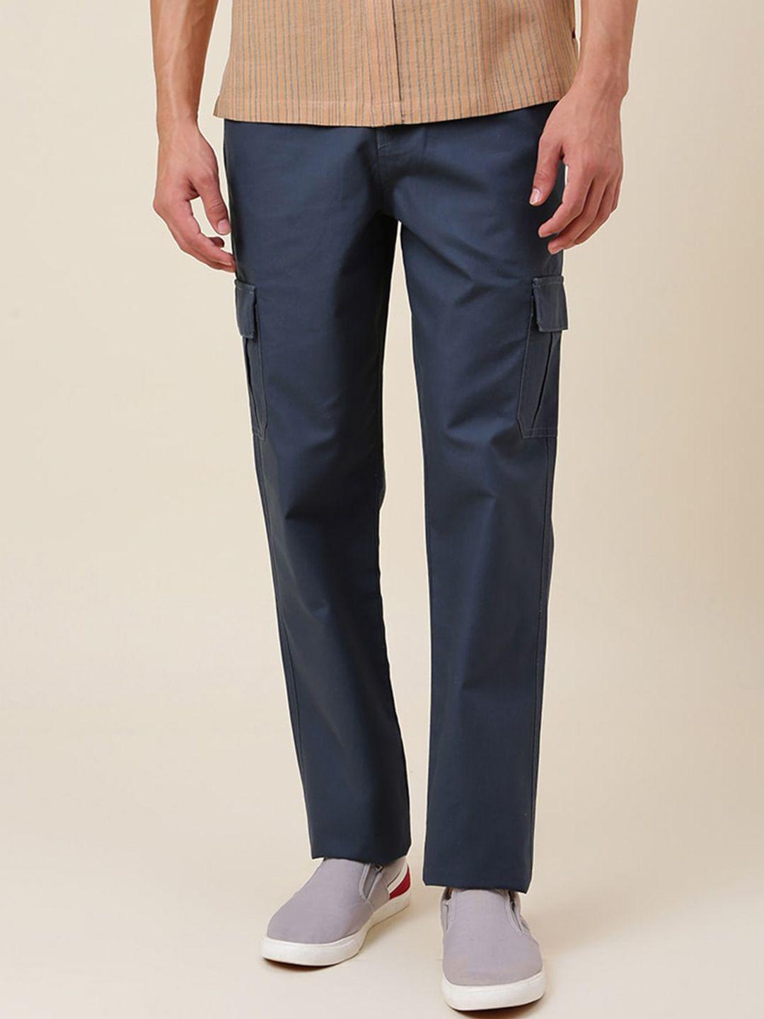 fabindia-men-straight-fit-cotton-cargos-trousers