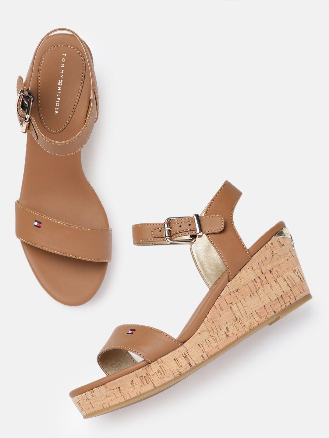 tommy-hilfiger-women-solid-wedge-sandals-with-buckle-detail