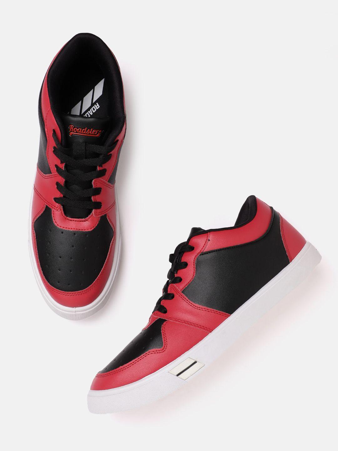 The Roadster Lifestyle Co. Men Perforated Detail Colourblocked Sneakers