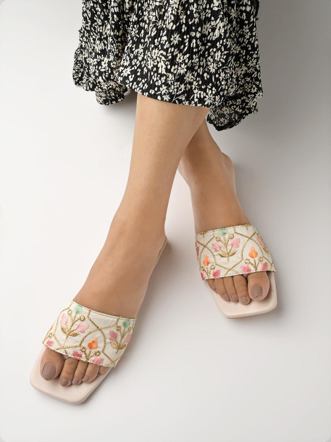 Shoetopia Floral Embroidered One Toe Flats