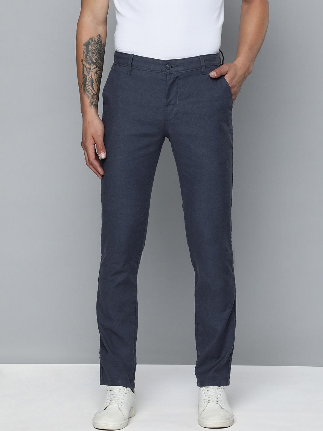 Levis Men Mid-Rise Straight Fit Chinos