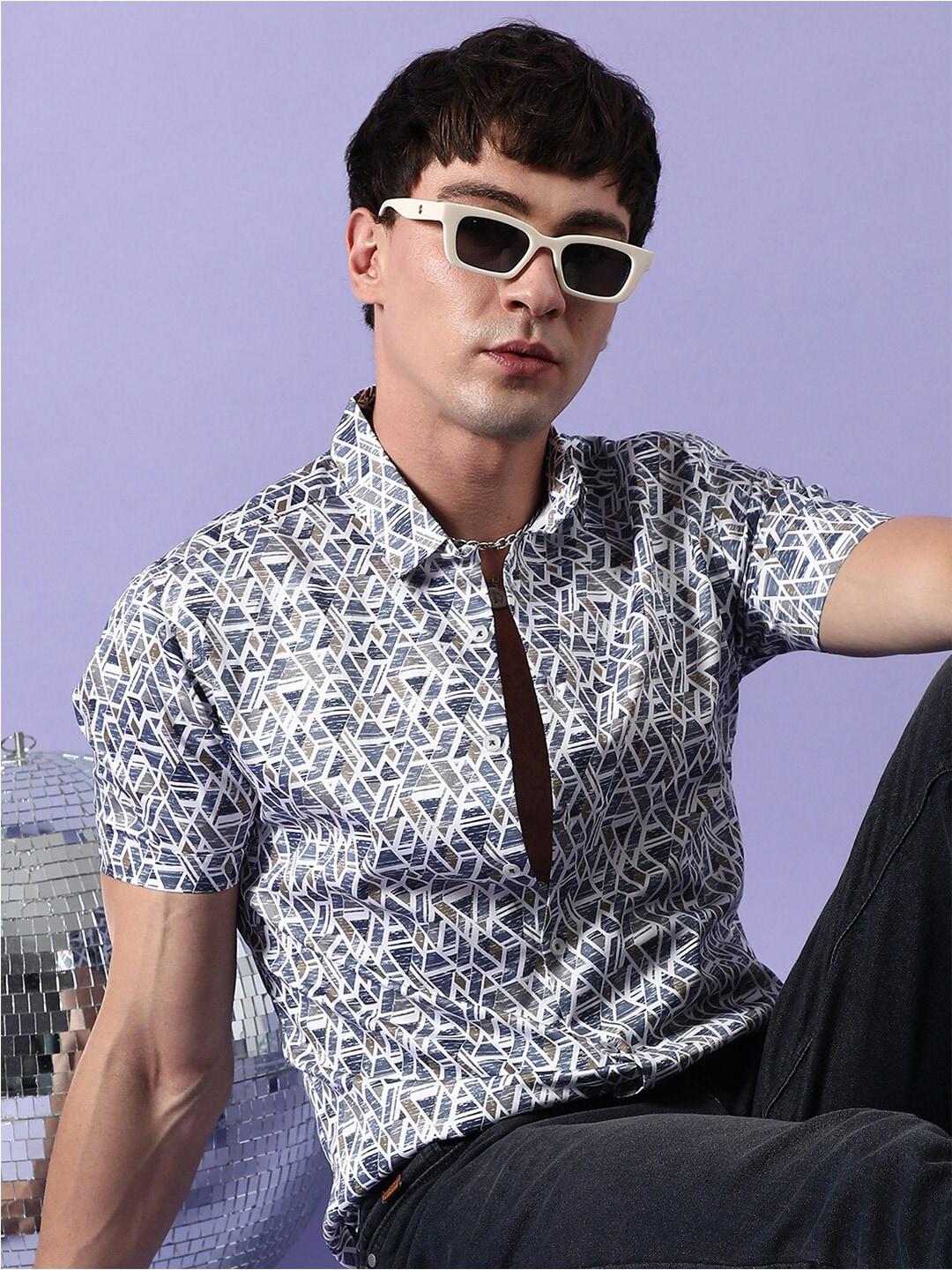Campus Sutra White & Blue Geometric Printed Classic Cotton Casual Shirt