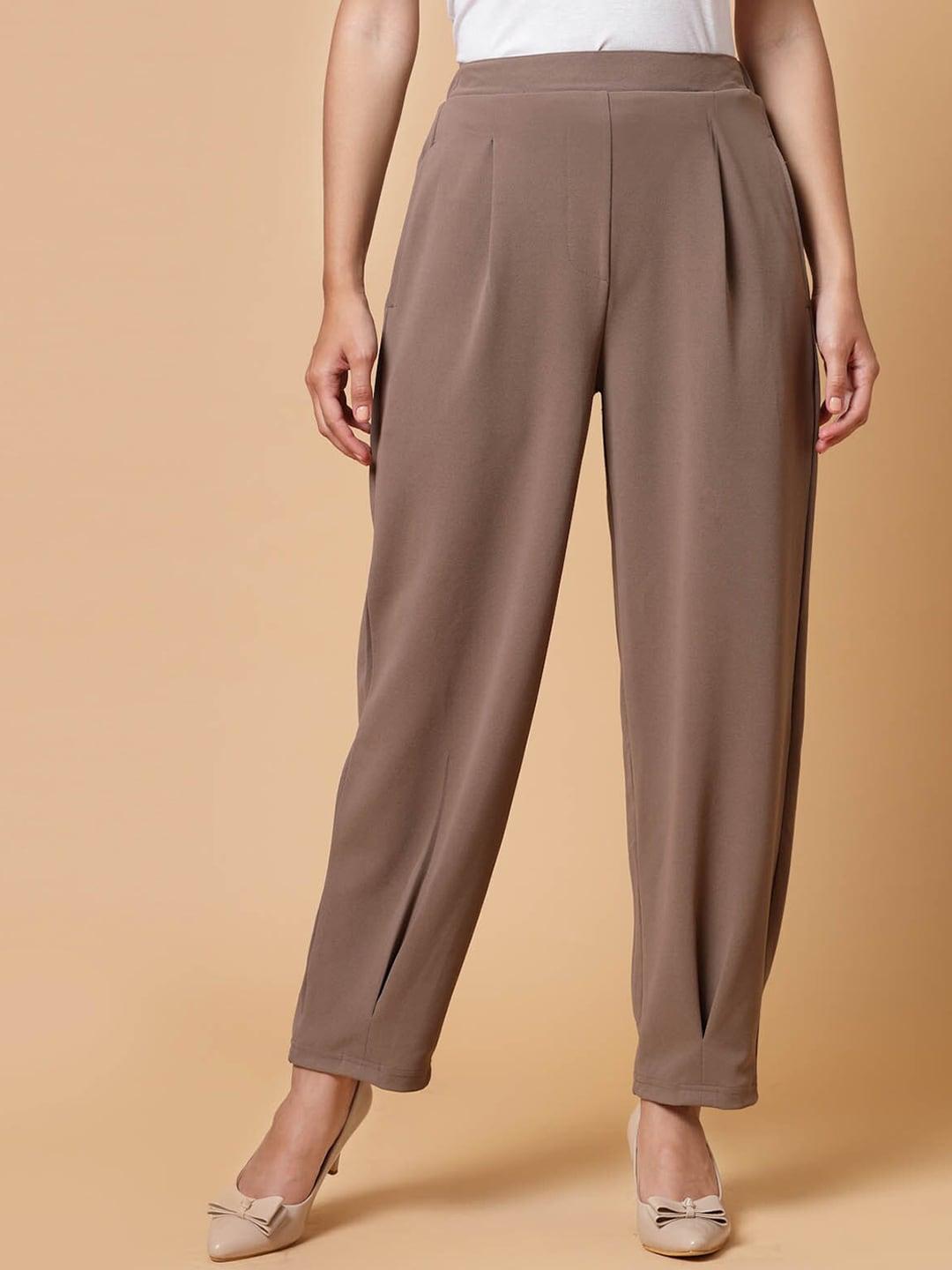 pluss-women-brown-solid-pleated-trousers