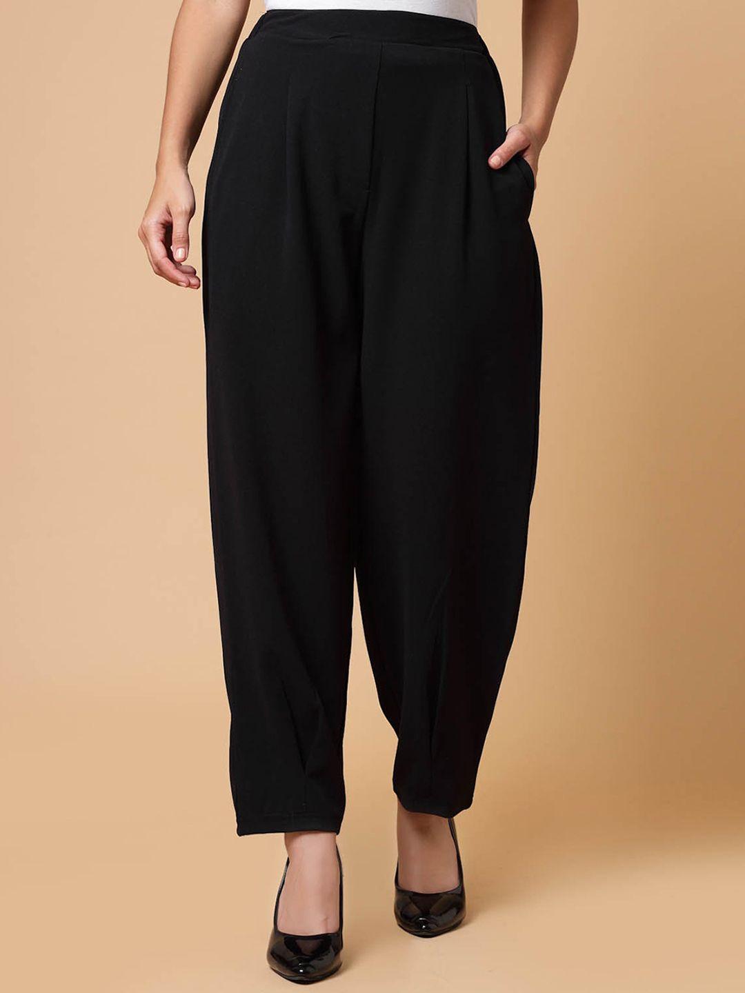 pluss-women-black-solid-pleated-trousers