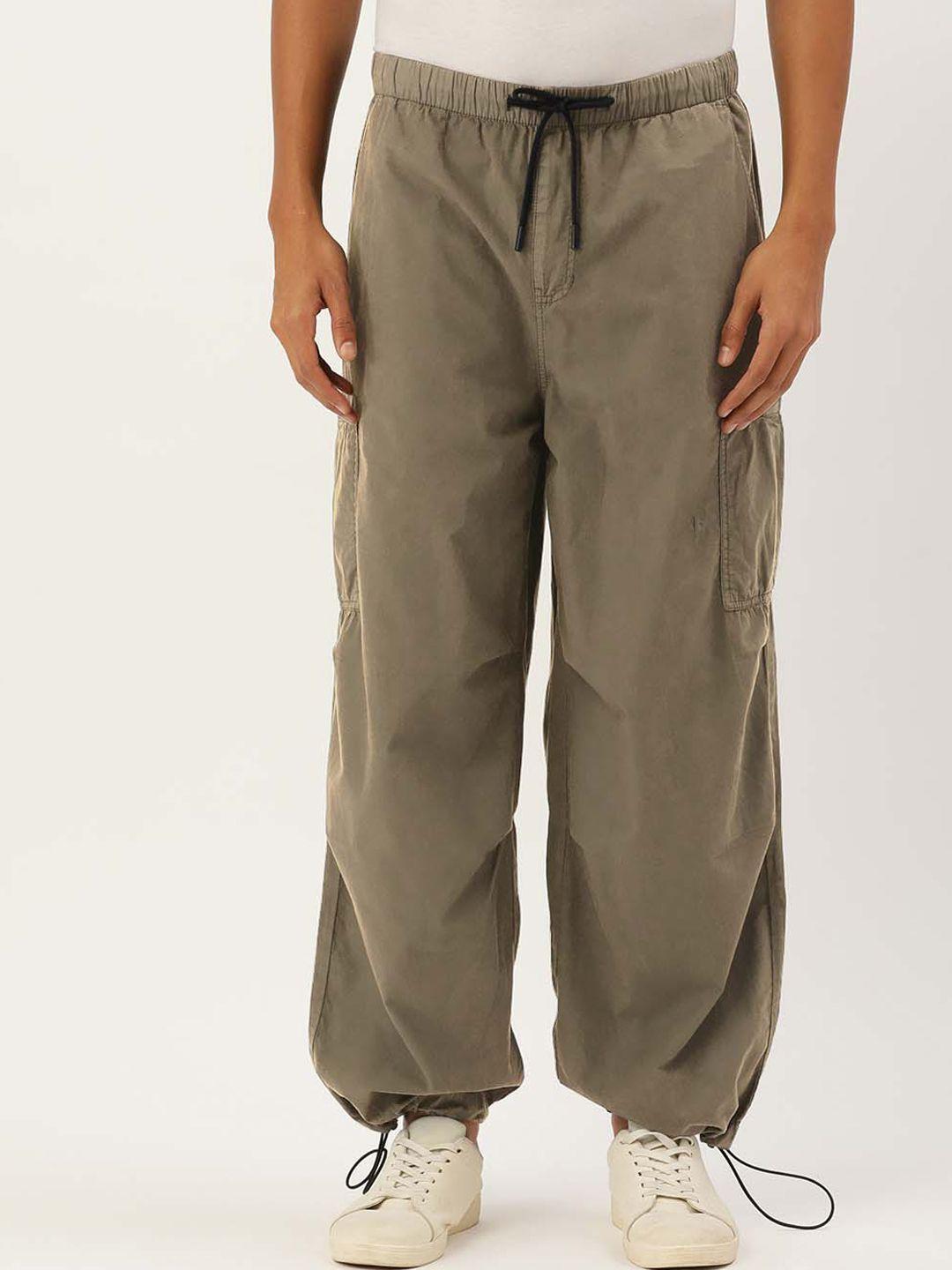 bene-kleed-men-overdyed-parachute-cargo-trousers
