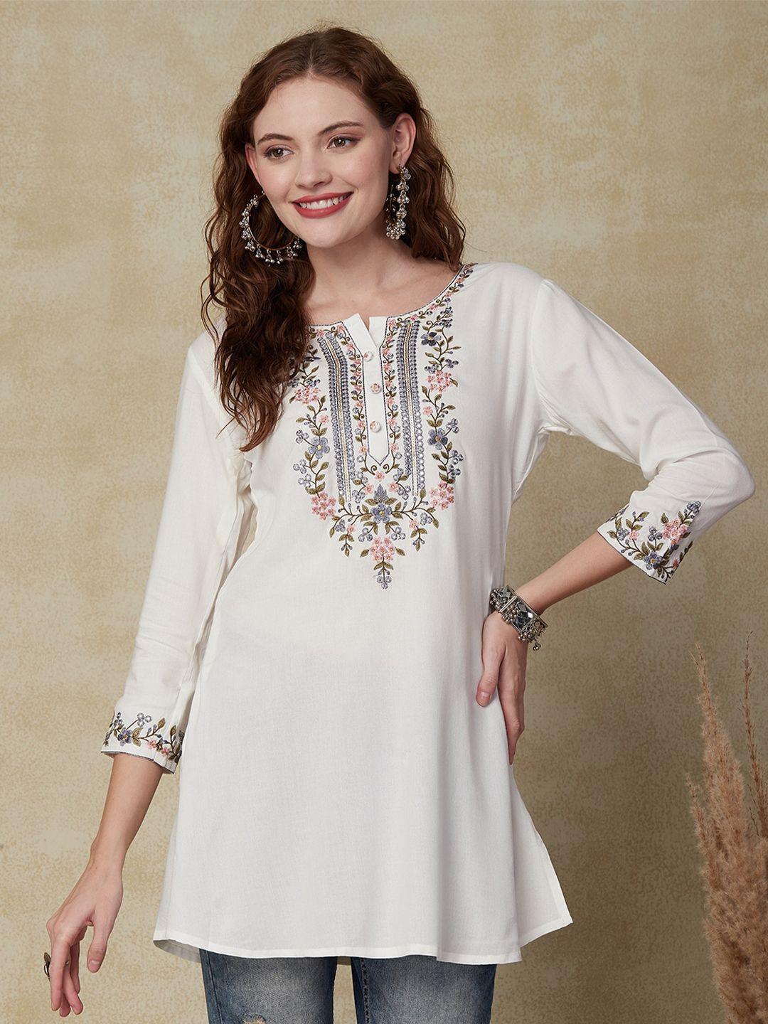 fashor-floral-embroidered-straight-kurti