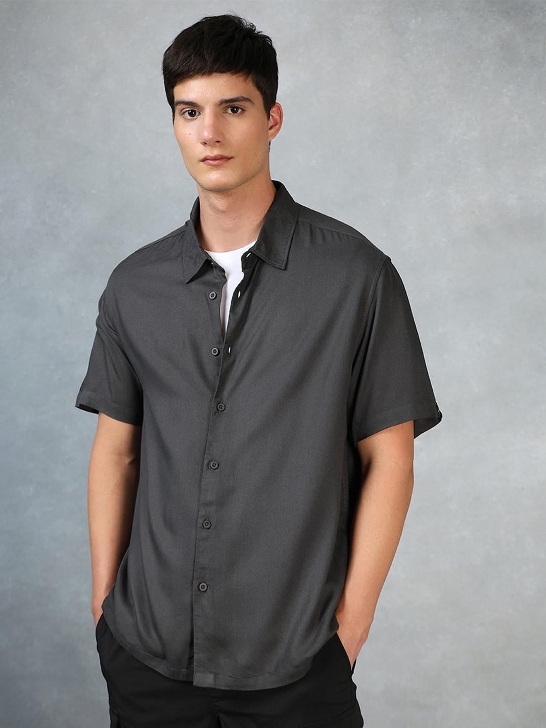 bewakoof-charcoal-opaque-oversized-casual-shirt