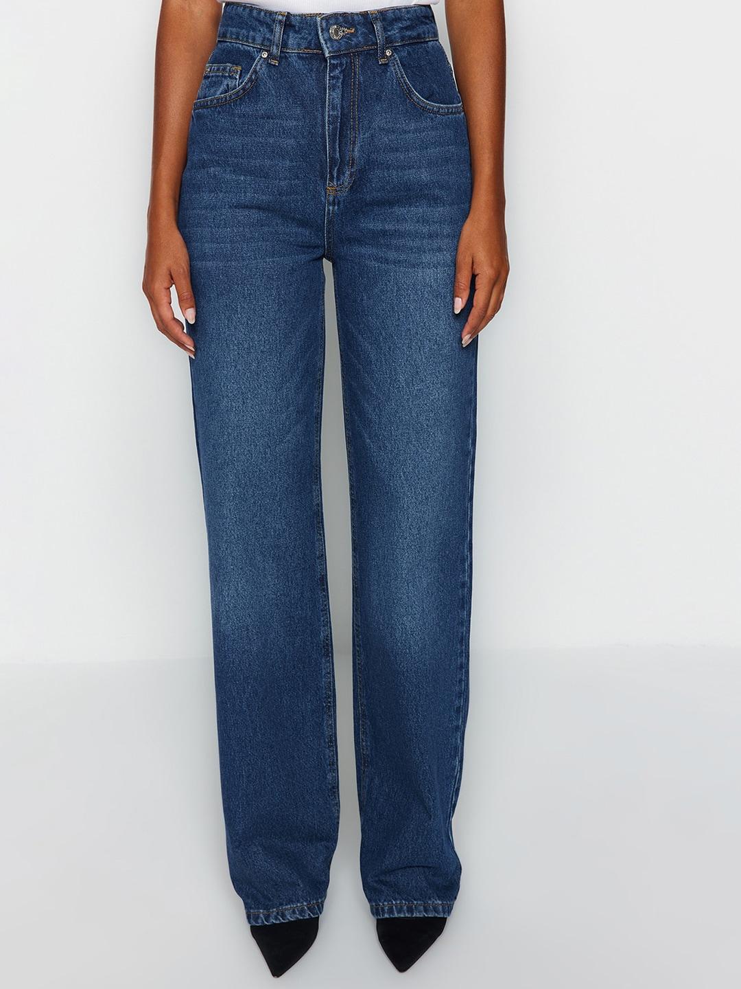 trendyol-women-light-fade-clean-look-pure-cotton-jeans