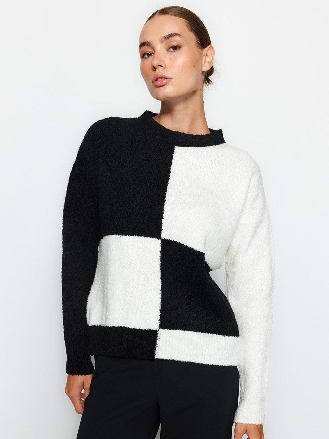 trendyol-colourblocked-round-neck-pullover