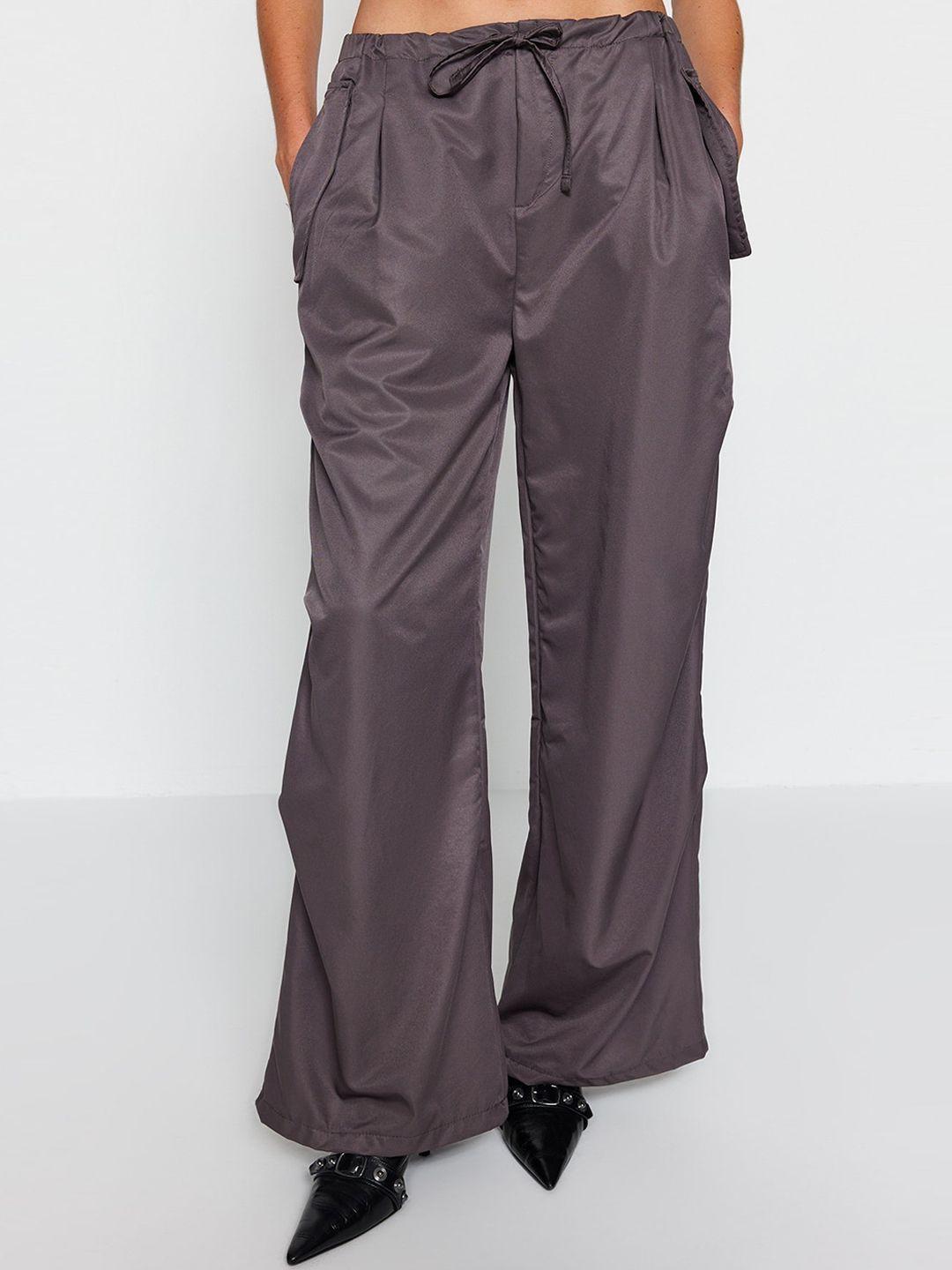 trendyol-women-mid-rise-parallel-trousers