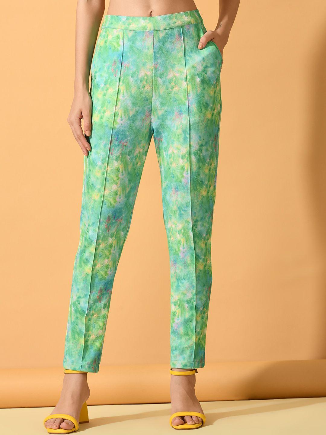 dressberry-women-green-abstract-printed-comfort-slim-fit-wrinkle-free-cigarette-trouser