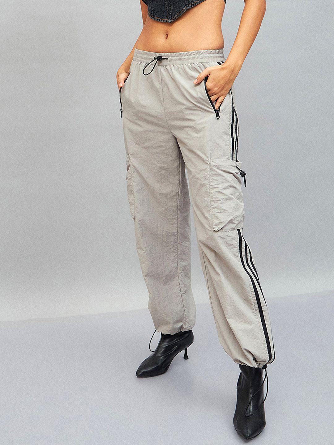 sassafras-women-mid-rise-straight-fit-plain-cargos-trousers